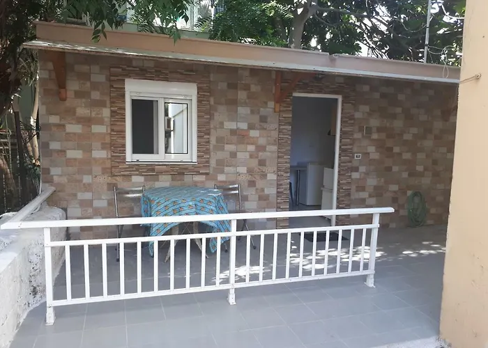 Vivian's Small House Apartment Rhodes City